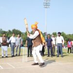 क्रिकेट-लीग-में-मुख्यमंत्री-धामी-ने-खिलाड़ियों-के-साथ.jpeg