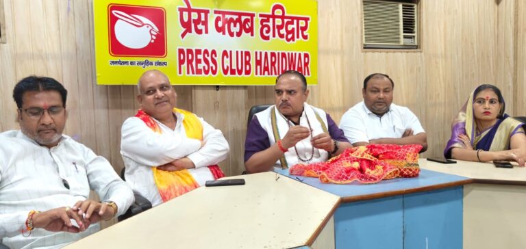गुरु-रविदास-विश्व-महापीठ-ने-कांग्रेस-पर-लगाया-दलित.jpg