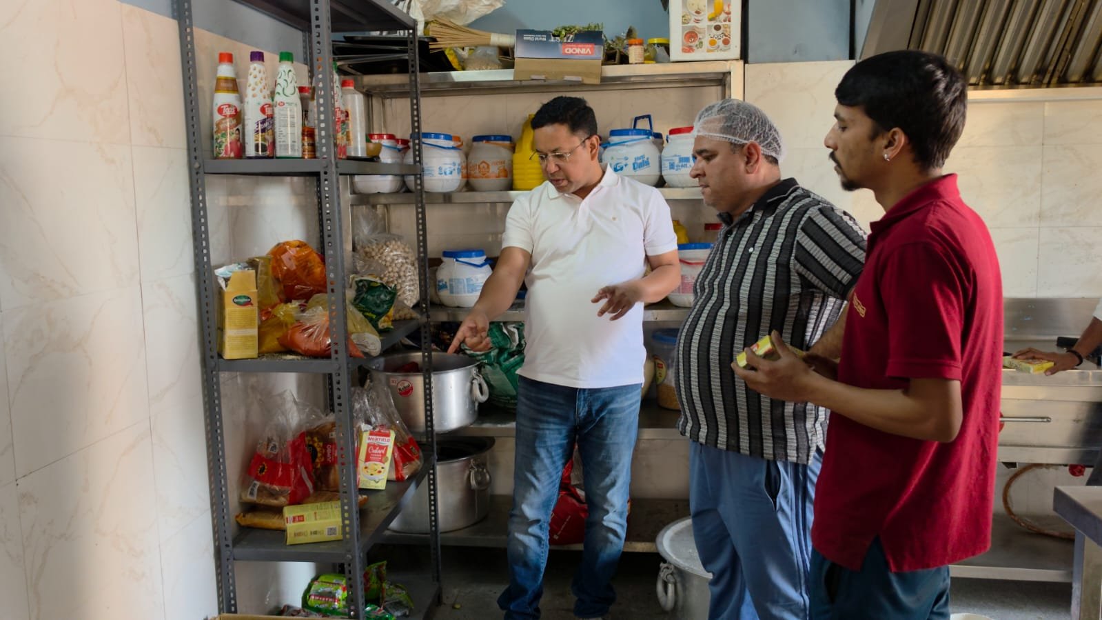 यात्रा एवं आगामी त्योहारों के मद्देनजर खाद्य सुरक्षा विभाग