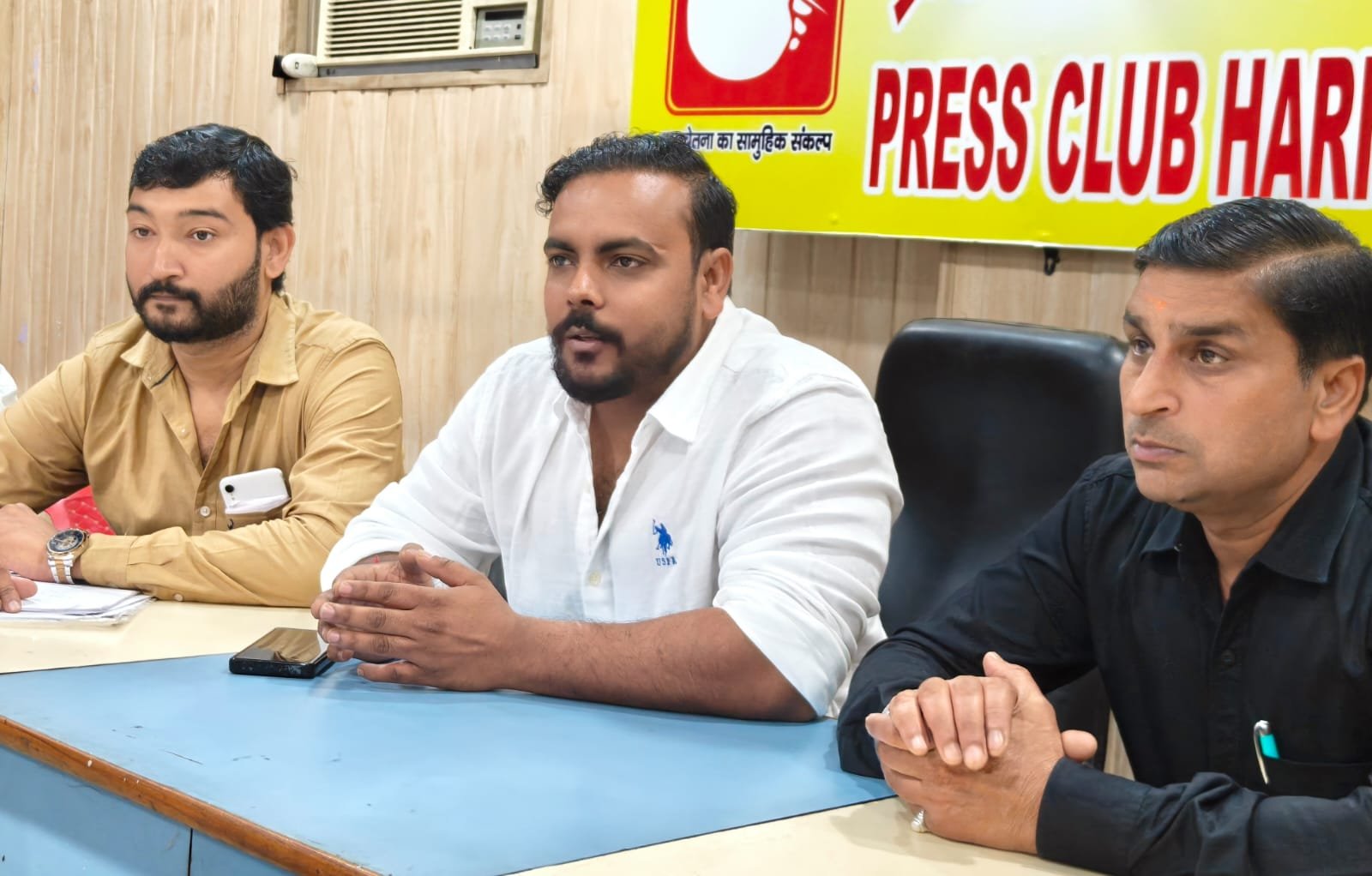 खरीदवाने के नाम धोखाधड़ी का आरोप लगाते हुए पुलिस