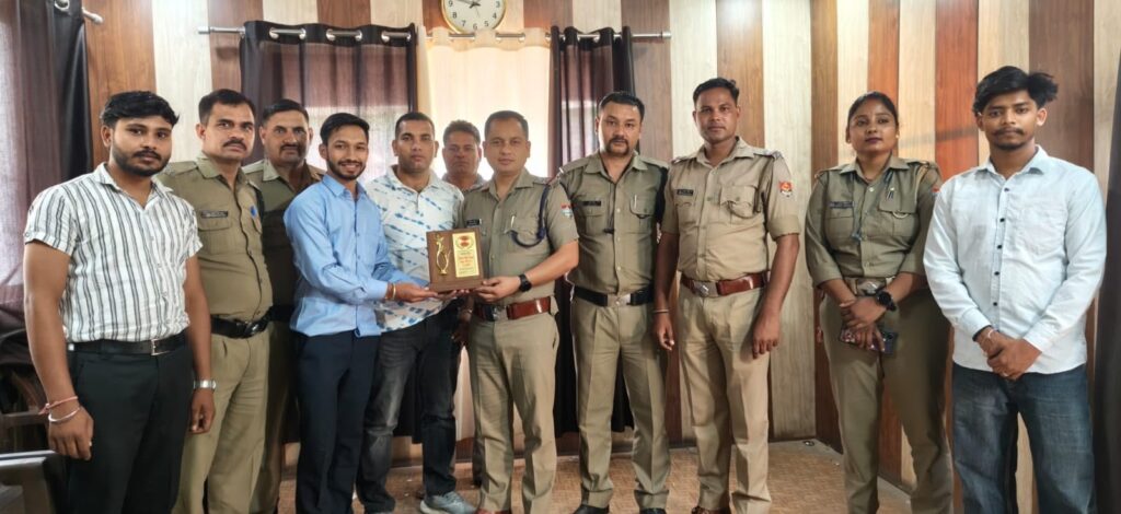 जयंती-के-शुभ-अवसर-पर-पथरी-पुलिस-के-सहयोग.jpeg