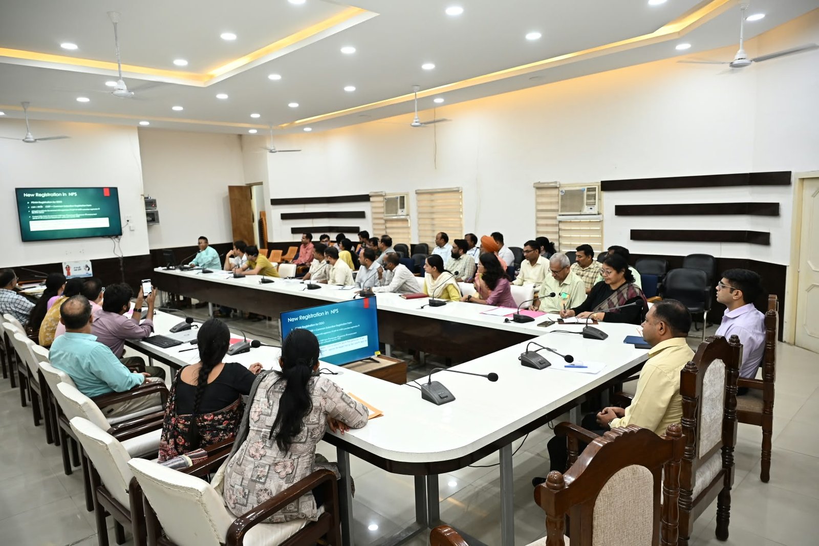 जिला कार्यालय सभागार हरिद्वार में राष्ट्रीय पेंशन प्रणाली (NPS) से संबंधित प्रशिक्षण कार्यक्रम आयोजित 2 कार्यालय सभागार हरिद्वार में राष्ट्रीय पेंशन प्रणाली NPS से