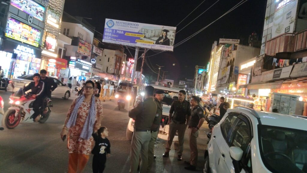त्यौहार-के-दृष्टिगत-एसएसपी-नवनीत-सिंह-के-पर-ग्राउंड.jpeg