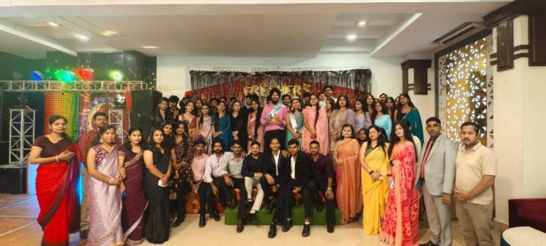 दर्शनानन्द-इंस्टिट्यूट-आफ-मैंनेजमेंट-एण्ड-टैक्नोलोजी-द्वारा-फ्रेशर-पार्टी.jpeg