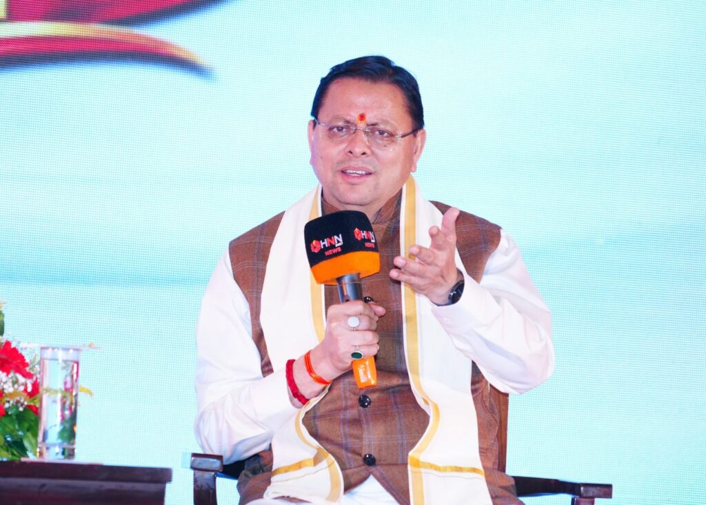 धामी-ने-देहरादून-आईएसबीटी-पर-आयोजित-कार्यक्रम-‘उत्तराखंड-उदय.jpg
