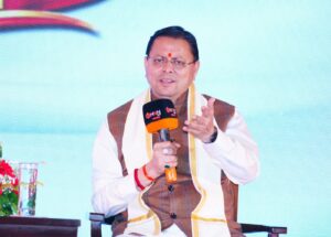 धामी-ने-देहरादून-आईएसबीटी-पर-आयोजित-कार्यक्रम-‘उत्तराखंड-उदय.jpg
