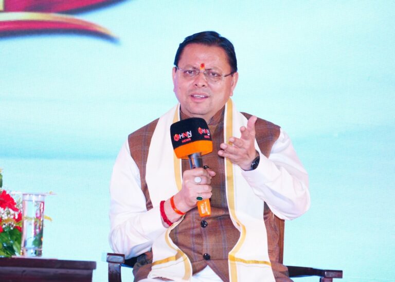 धामी-ने-देहरादून-आईएसबीटी-पर-आयोजित-कार्यक्रम-‘उत्तराखंड-उदय.jpg