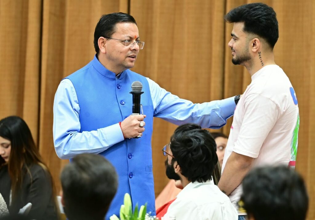 धामी-ने-सोशल-मीडिया-कंटेंट-क्रिएटर्स-से-किया-संवाद.jpg