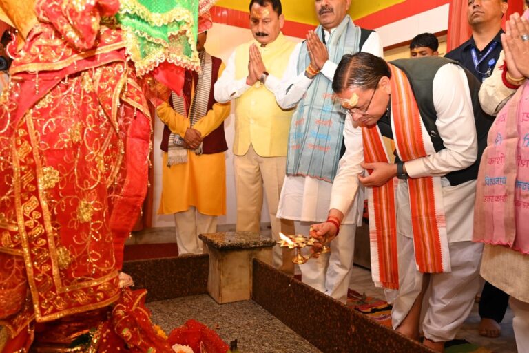 नरेंद्र-मोदी-के-सार्वजनिक-जीवन-और-राष्ट्र-सेवा-में.jpeg