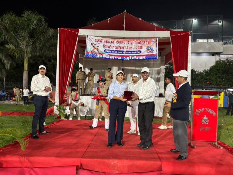 नरेश-चौधरी-को-पुलिस-विभाग-को-दिये-गये-उत्कृष्ट.jpeg