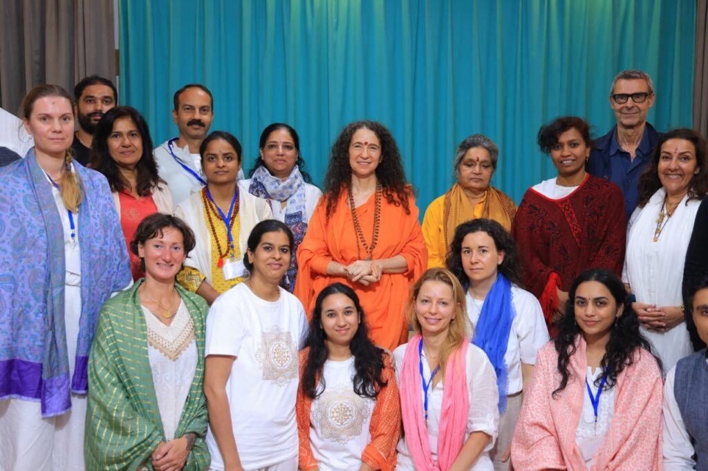 निकेतन-में-पाँच-दिवसीय-वेदान्त-योग-कोर्स-का-समापन.jpeg
