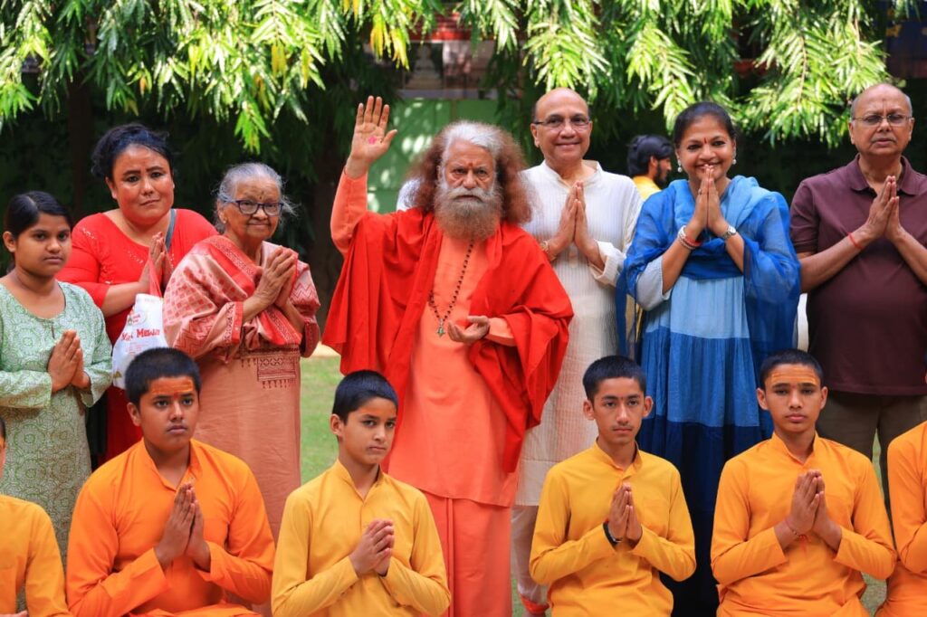 निकेतन-में-सर्वपितृ-अमावस्या-पर-विशेष-पूजन-अर्चना.jpg