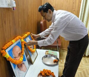 निर्माण-में-व-देश-को-परतंत्रता-गुलामी-से-मुक्त.jpg