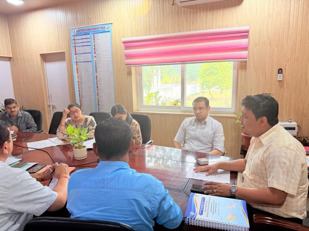 ने-संबंधित-अधिकारियों-की-बैठक-लेते-हुए-जरूरी-दिशा.jpeg
