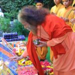 पर-परमार्थ-निकेतन-में-वेद-उपनिषद-पुराण-एवं-शास्त्रों.jpg