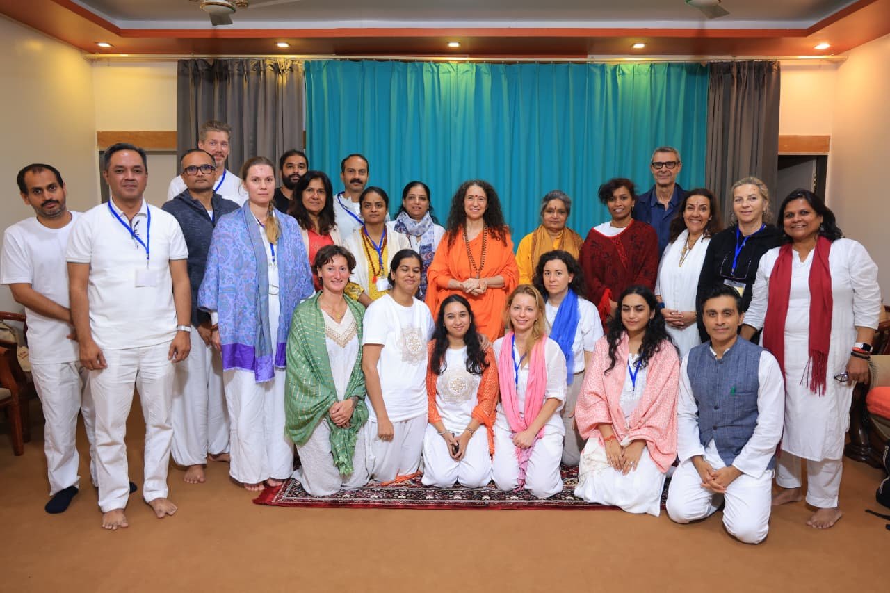 परमार्थ निकेतन में पाँच दिवसीय वेदान्त योग कोर्स का समापन 5 निकेतन में पाँच दिवसीय वेदान्त योग कोर्स का समापन
