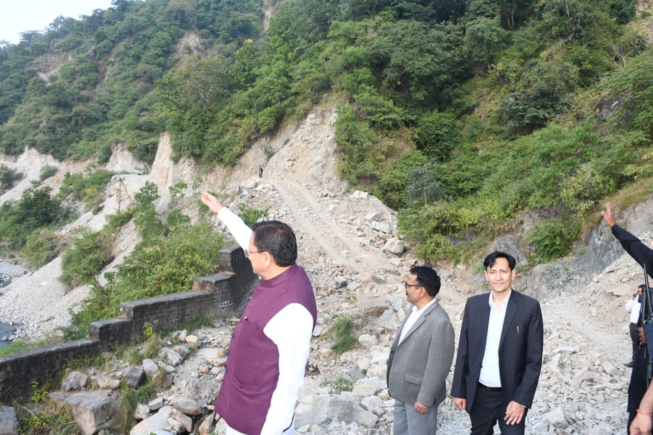 पर्यटन सीजन एवं वीकेंड पर लगने वाले जाम से मिलेगी शीघ्र राहत, अमृतपुर बायपास निर्माण को सर्वोच्च प्राथमिकता: मुख्यमंत्री पुष्कर सिंह धामी 2 सीजन एवं वीकेंड पर लगने वाले जाम से मिलेगी