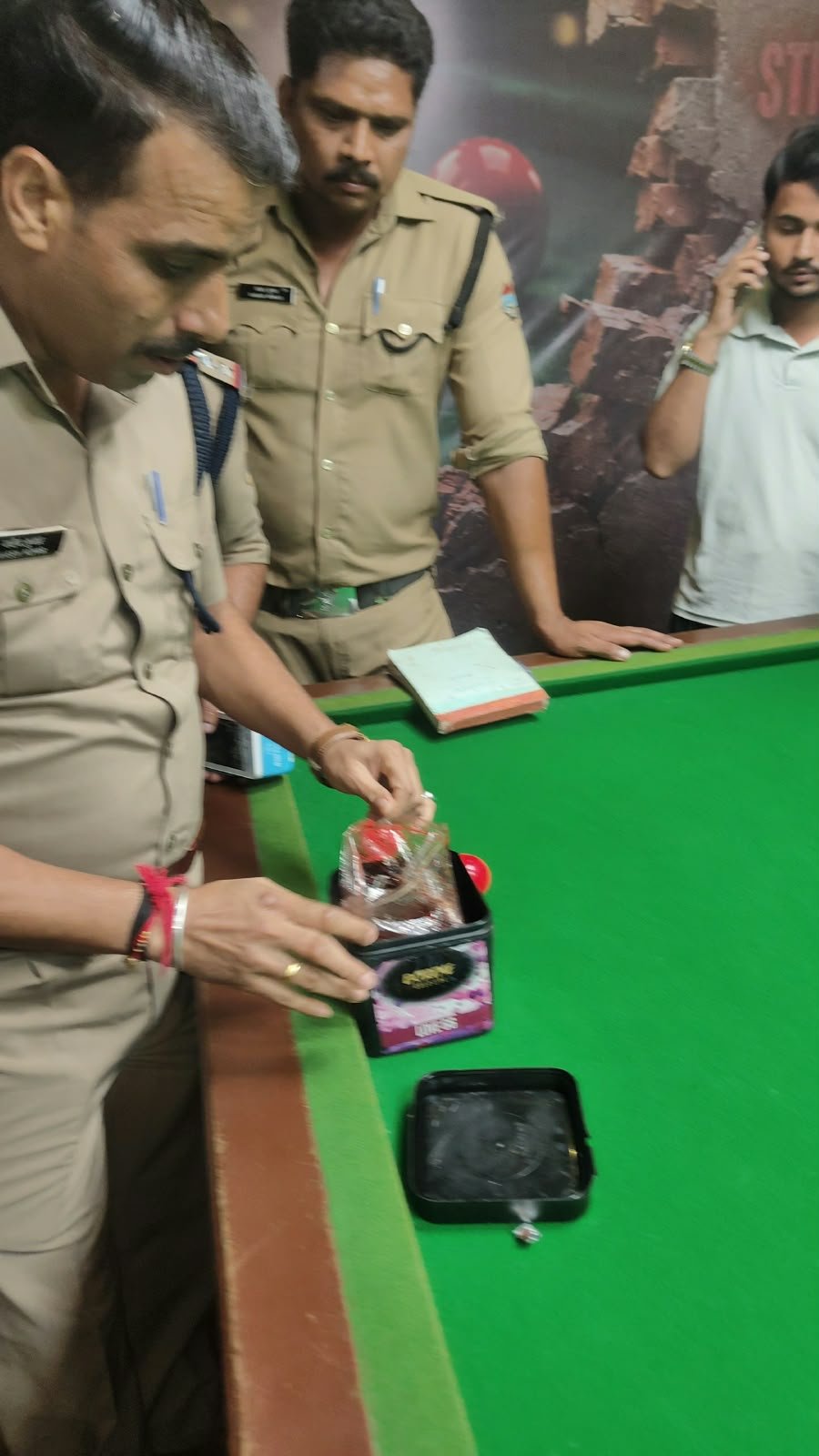 पुलिस-द्वारा-कोतल।वाली-गंगनहर-क्षेत्रान्तर्गत-होटलों-मे-हुक्का-बार.jpeg