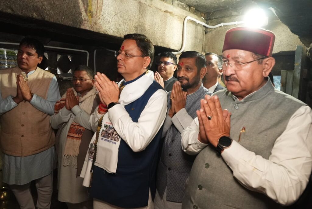 पुष्कर-सिंह-धामी-ने-आदिबद्री-मंदिर-में-की-पूजा-अर्चना.jpg