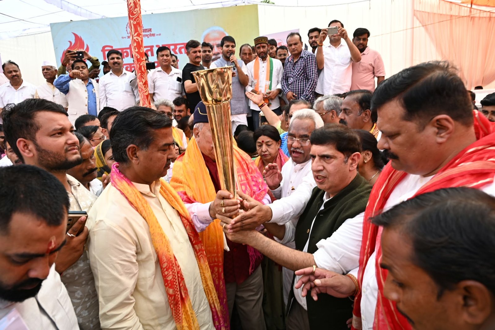 के सार्वजनिक जीवन के 25 वर्ष पूर्ण होने पर
