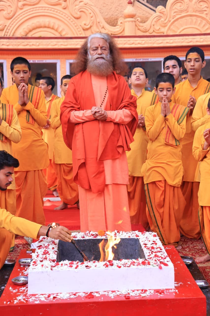 श्री नरेंद्र मोदी जी के सार्वजनिक जीवन के 25