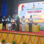 भारतीय-प्रगतिशील-किसान-मेले-में-जनपद-रुद्रप्रयाग-के-अजय.jpeg