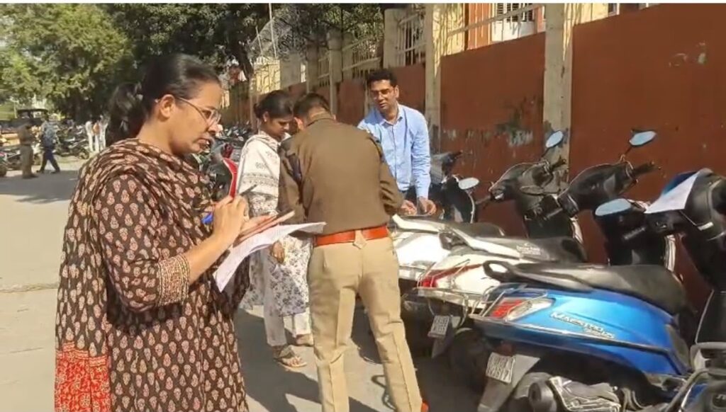 मयूर-दीक्षित-के-निर्देश-पर-विद्यालयों-के-आसपास-परिवहन.jpeg