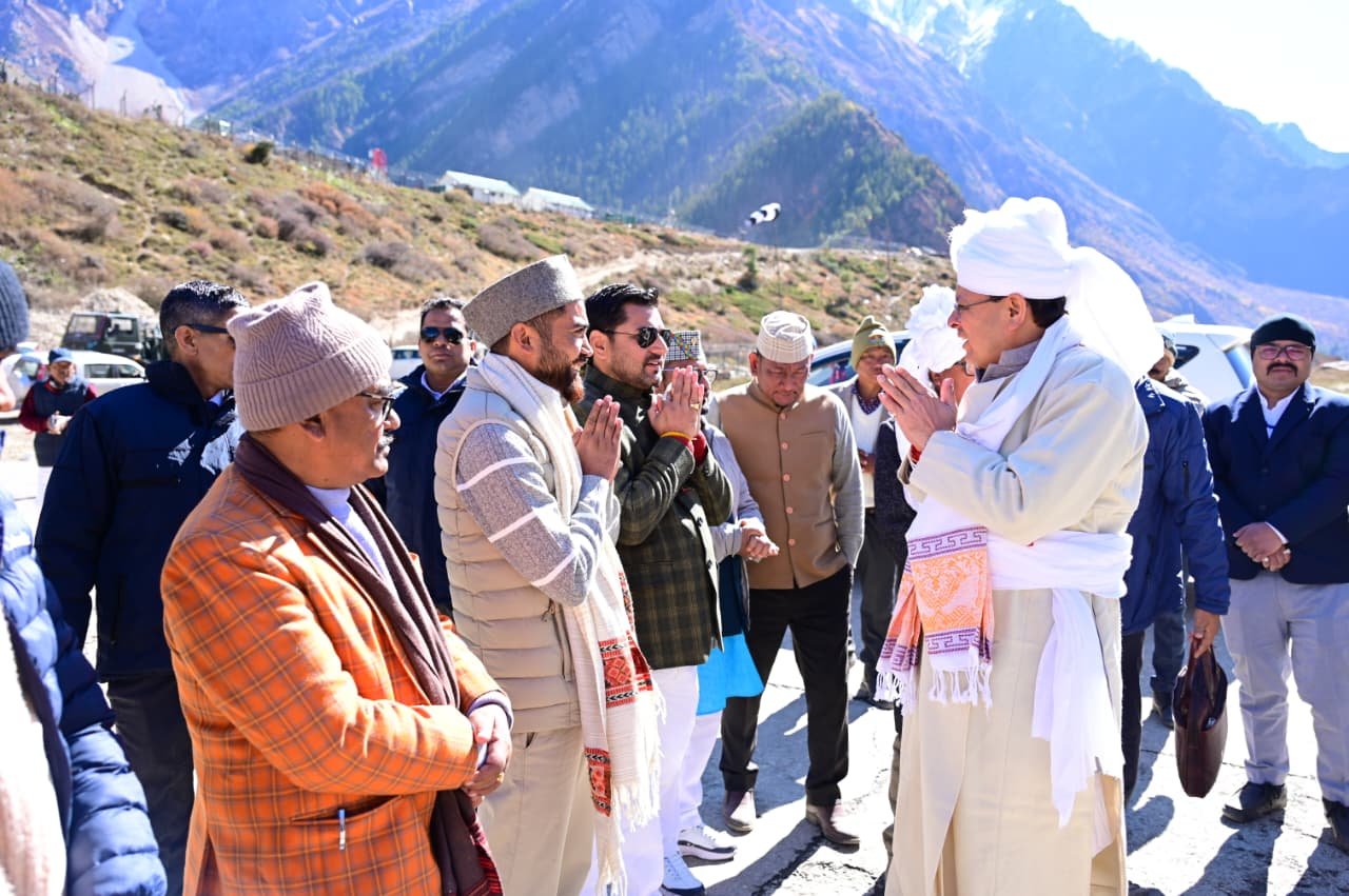 मुख्यमंत्री पुष्कर सिंह धामी ने गुंजी में आदि कैलाश परिक्रमा रन-2.0 में किया प्रतिभाग, विजेता धावकों को किया पुरस्कृत 2 पुष्कर सिंह धामी ने गुंजी में आदि कैलाश परिक्रमा