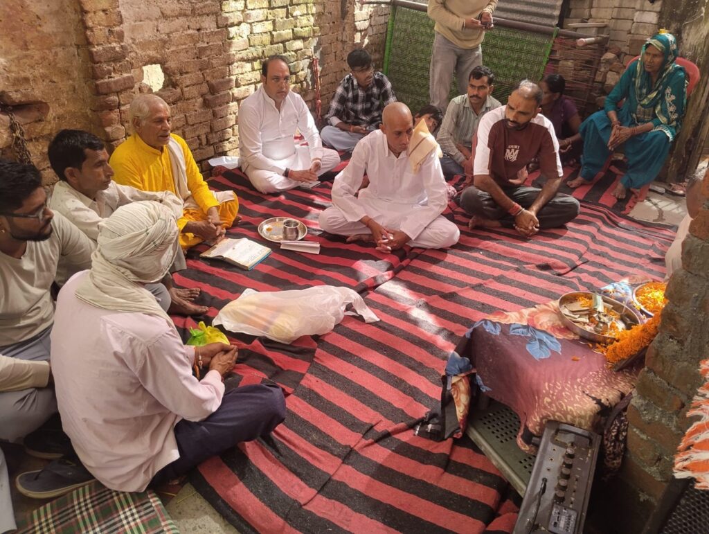 मुन्नी-चौहान-की-13वीं-संपन्न-वरिष्ठ-पत्रकारों-व-गणमान्य.jpeg