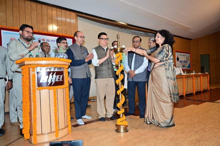 में-श्रम-संहिताओं-पर-जागरूकता-कार्यक्रम-का-आयोजन.jpg
