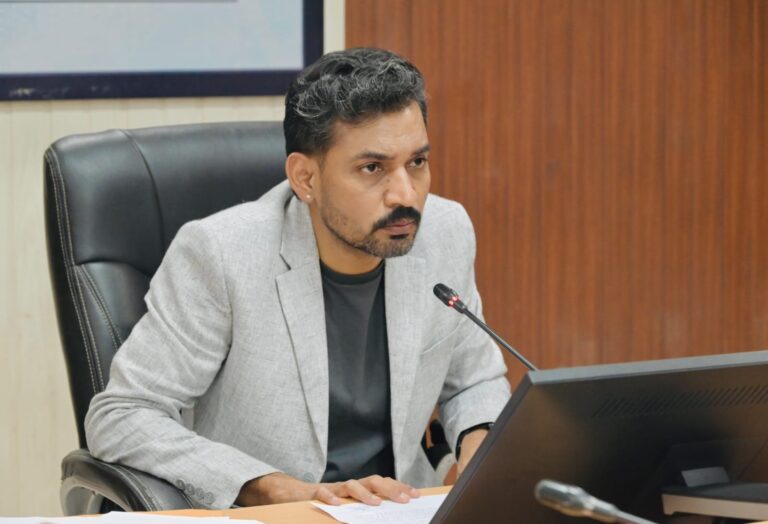यूज-प्लास्टिक-पर-डीएम-सख्त-सप्लाई-नेटवर्क-तोड़ने-के.jpg
