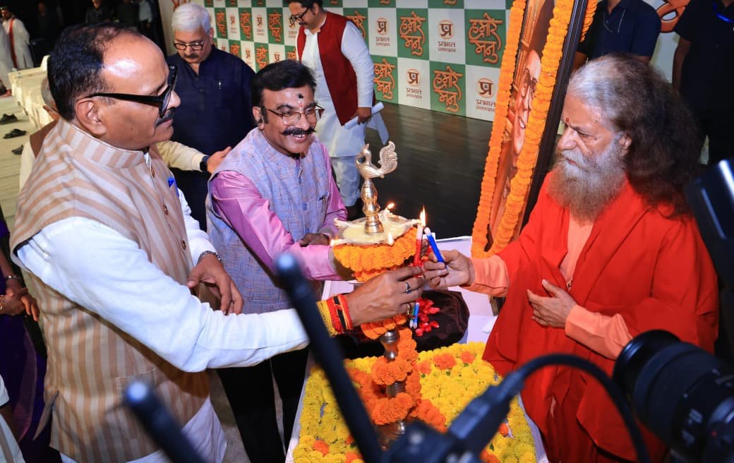 में ‘हमारे मनु समारोह में पद्मश्री मनु शर्मा की