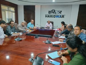 विकास-अधिकारी-की-अध्यक्षता-में-मत्स्य-विभाग-की-योजनाओं.jpg