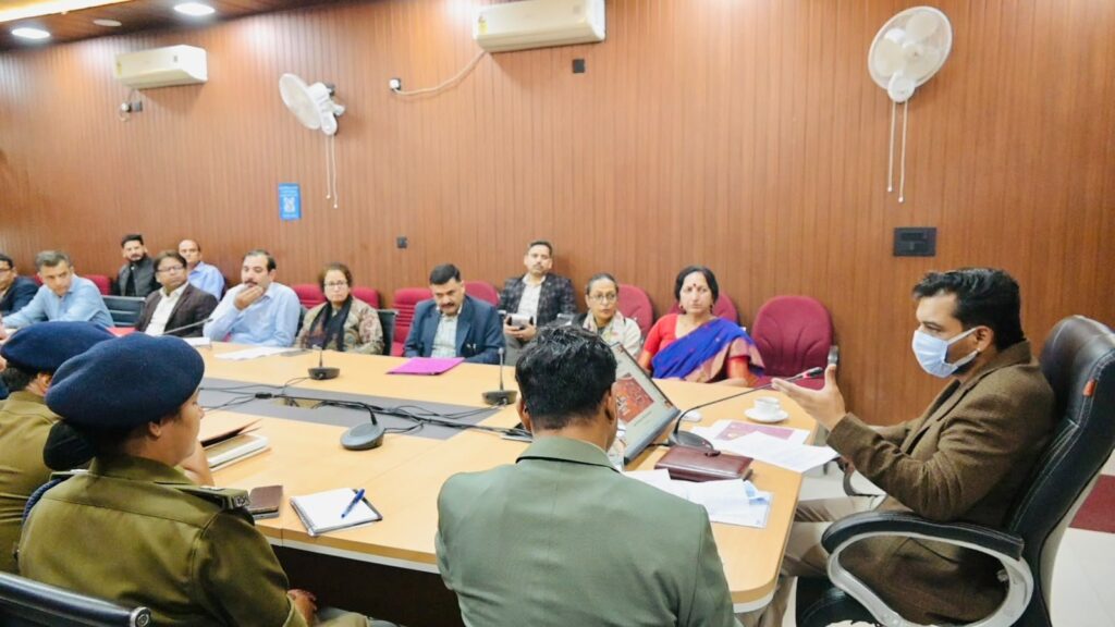 विन्टरलाईन-कार्निवाल-2026-को-भव्य-आयोजन-को-लेकर-जिला-प्रशासन.jpeg