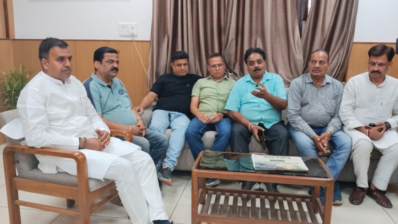 मंडल प्रतिनिधिमंडल ने मेलाधिकारी से की भेंट कुंभ तैयारियों