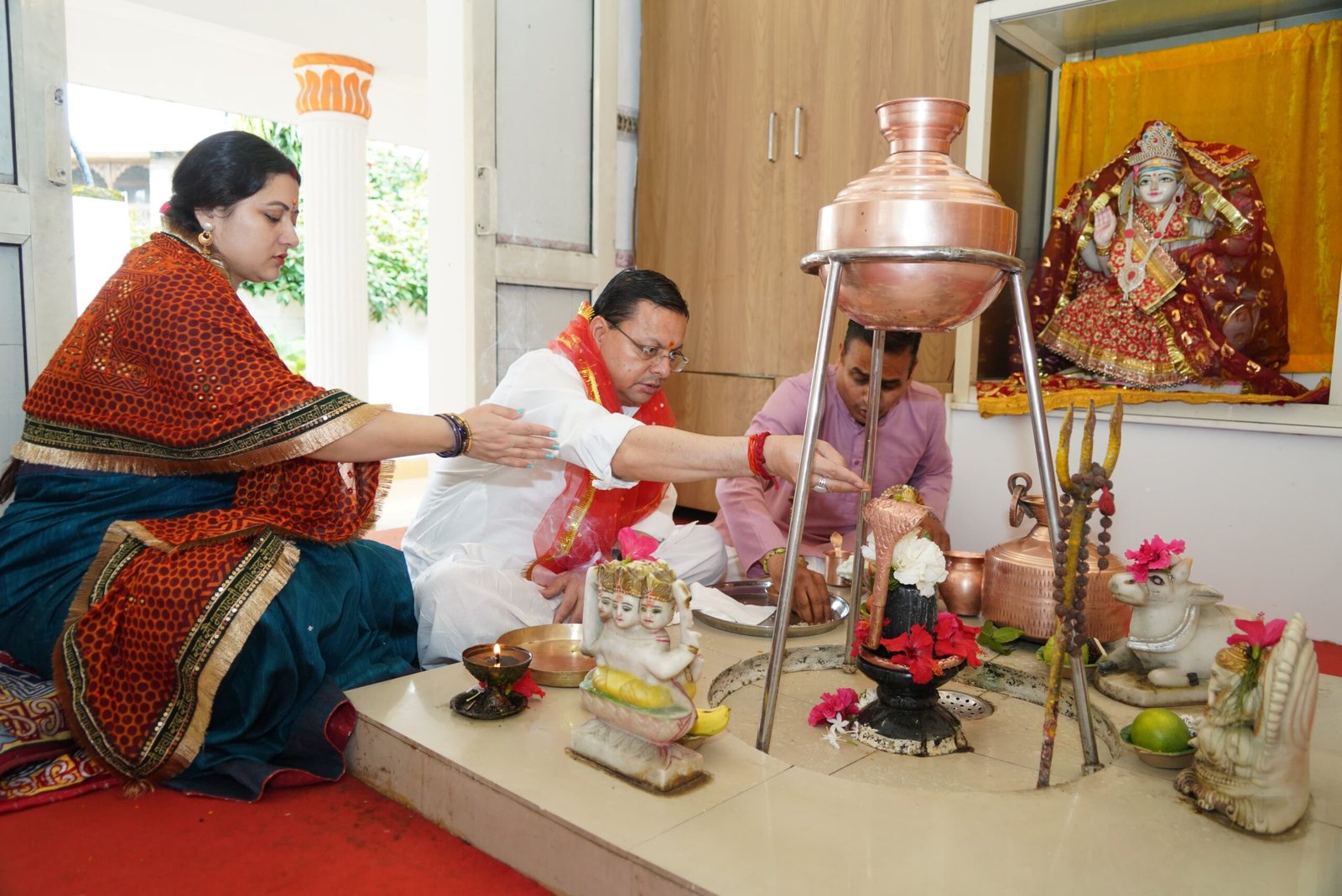 नवरात्रि के प्रथम दिवस पर मुख्यमंत्री ने की पूजा अर्चना