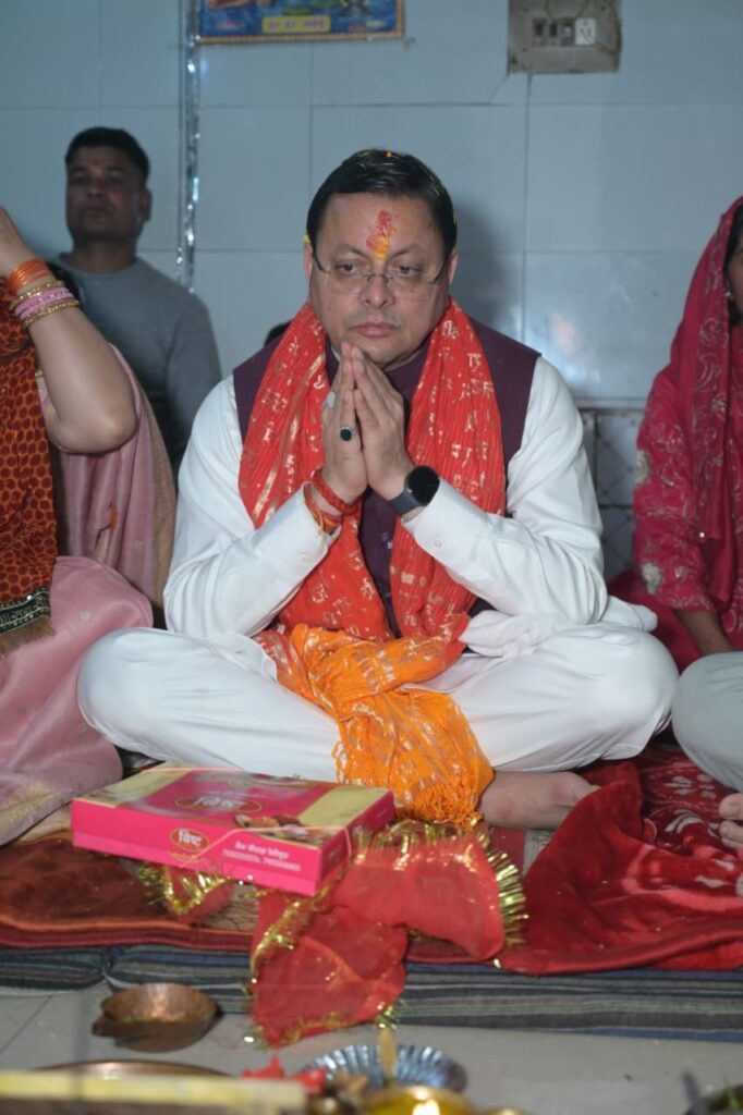 श्री-पुष्कर-सिंह-धामी-ने-पैतृक-गांव-हड़खोला-स्थित.jpeg