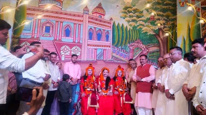रामलीला समिति रजि मौलक्कड़हारान ज्वालापुर के रंग मंच पर