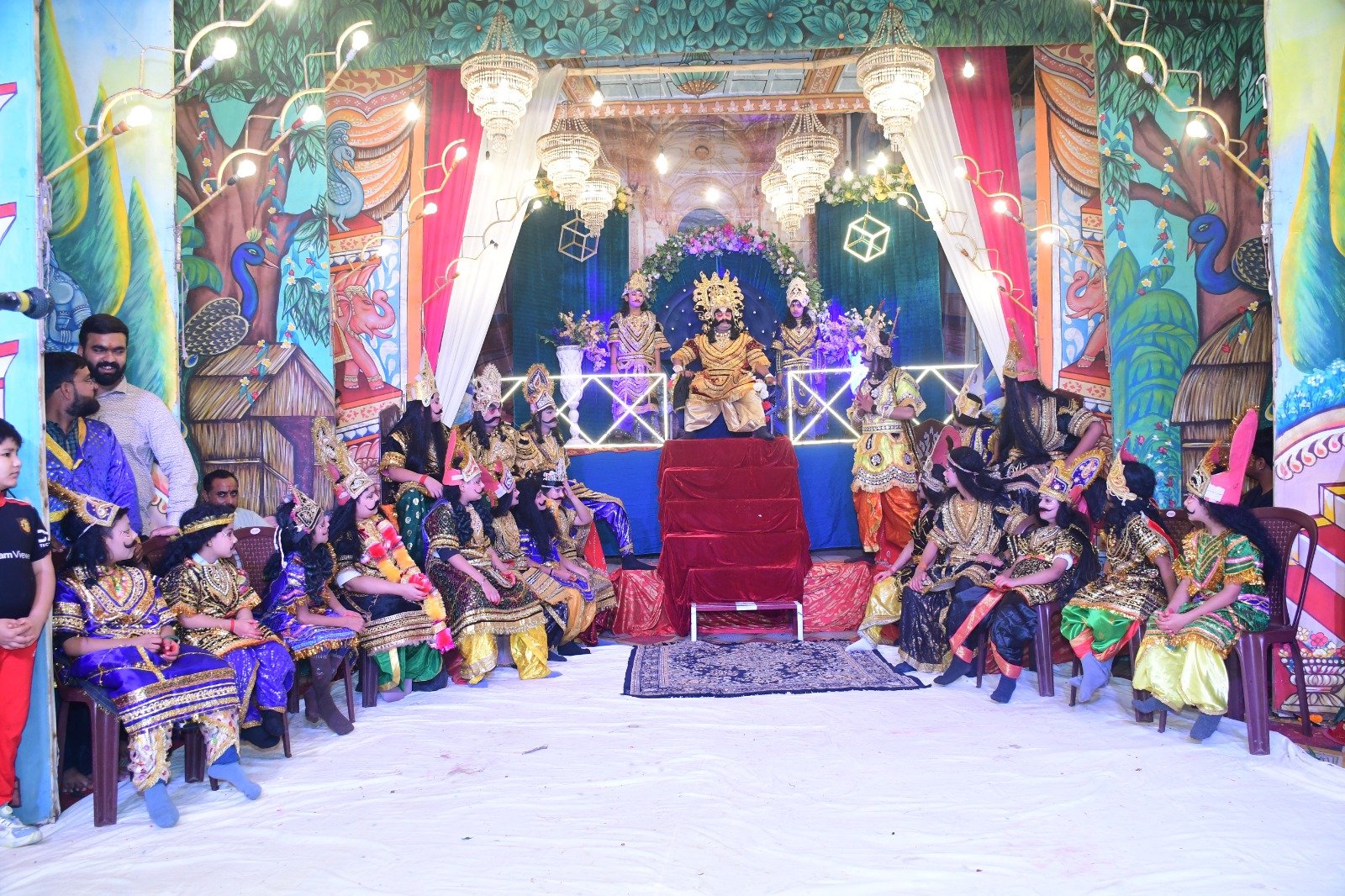 श्री रामलीला समिति (रजि.)मौ.लक्कड़हारान ज्वालापुर हरिद्वार के 120 वे वार्षिकोत्सव पर लंका दहन, विभीषण शरणागति लीला का मंचन रंगमंच पर किया 2 रामलीला समिति रजिमौलक्कड़हारान ज्वालापुर हरिद्वार के 120 वे वार्षिकोत्सव