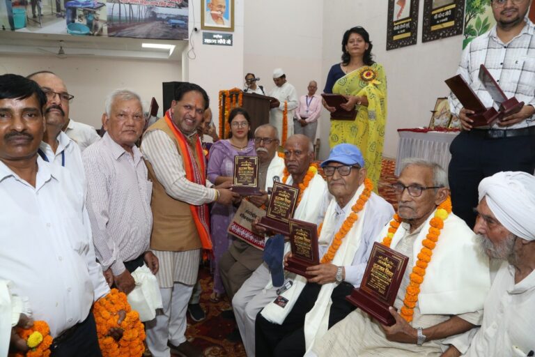 संकल्प-अभियान-एवं-अंतरराष्ट्रीय-वृद्धजन-दिवस-पर-भव्य-समारोहवरिष्ठ.jpeg