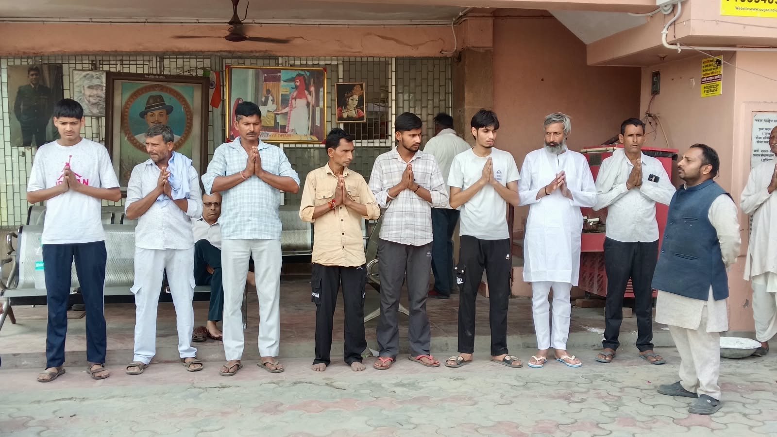 विभाग की सहायिका गीता राजपूत की माता का निधन