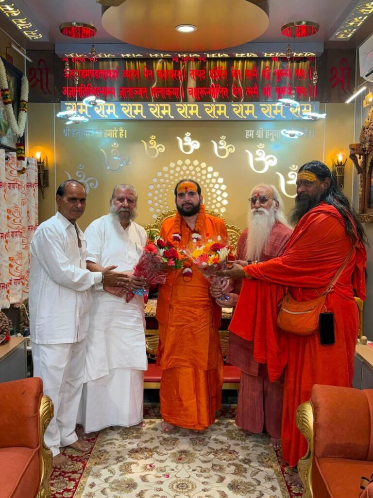 स्वामी-संतोषानंद-देव-महाराज-के-जन्मोत्सव-पर-गूंजा-धर्म.jpeg