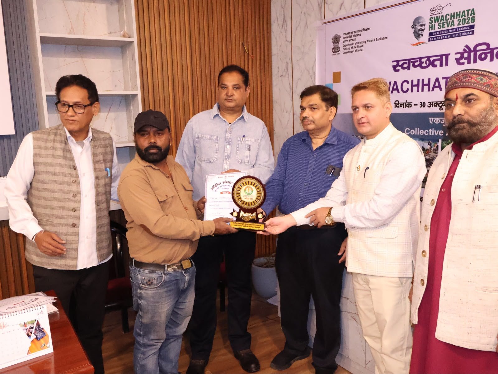 ‘स्वच्छता अभियान 6.0’ के अंतर्गत केंद्रीय संचार ब्यूरो, देहरादून ने पर्यावरण मित्रों को किया सम्मानित 2 अभियान 60 के अंतर्गत केंद्रीय संचार ब्यूरो देहरादून ने